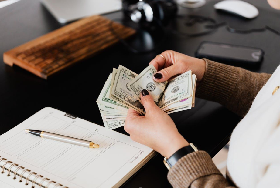 How to Borrow Money Safely Online: Lamina’s Borrowing Best Practices
